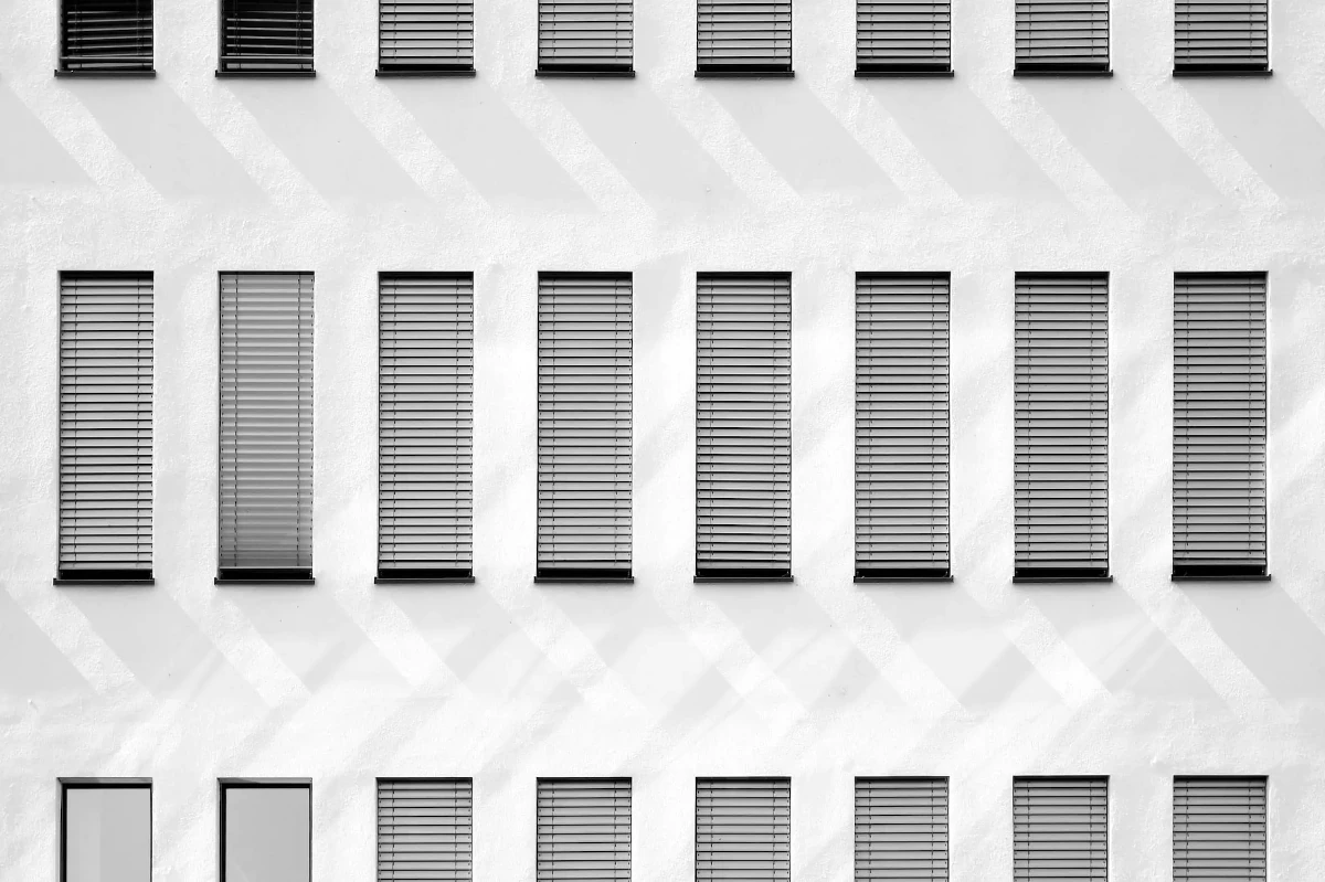 Прозорци на сграда в Нюрнберг, Германия